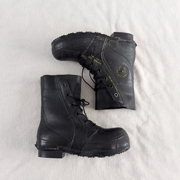 Bata Vintage 1986 Military Mickey Mouse Boots - 10R - Picture 1 of 14